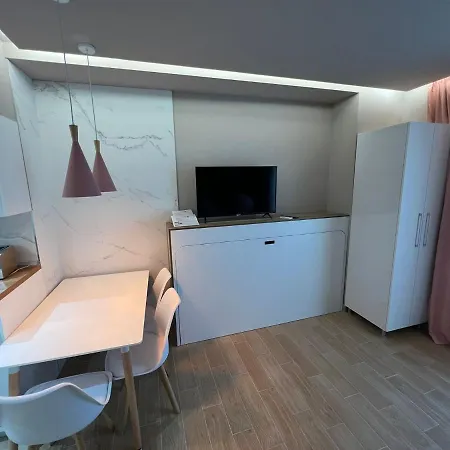 The Wish House Apartman Golem